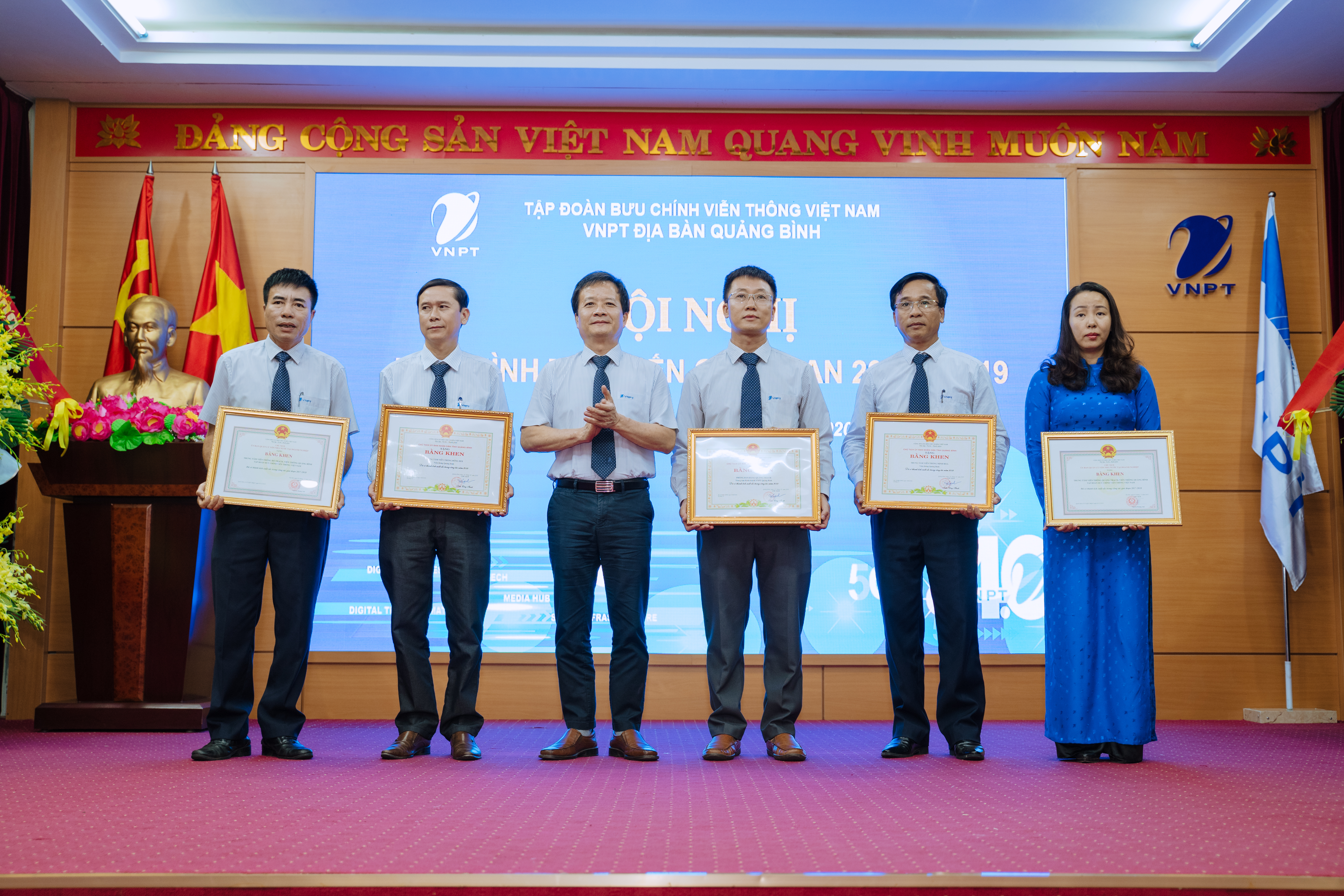 VNPT địa bàn Quảng Bình tổ chức Hội nghị điển hình tiên tiến giai đoạn 2015 - 2019 VNPT địa bàn Quảng Bình tổ chức Hội nghị điển hình tiên tiến giai đoạn 2015 - 2019
